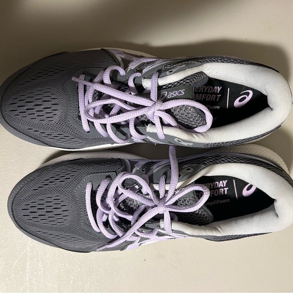 ASICS sneakers sz 10